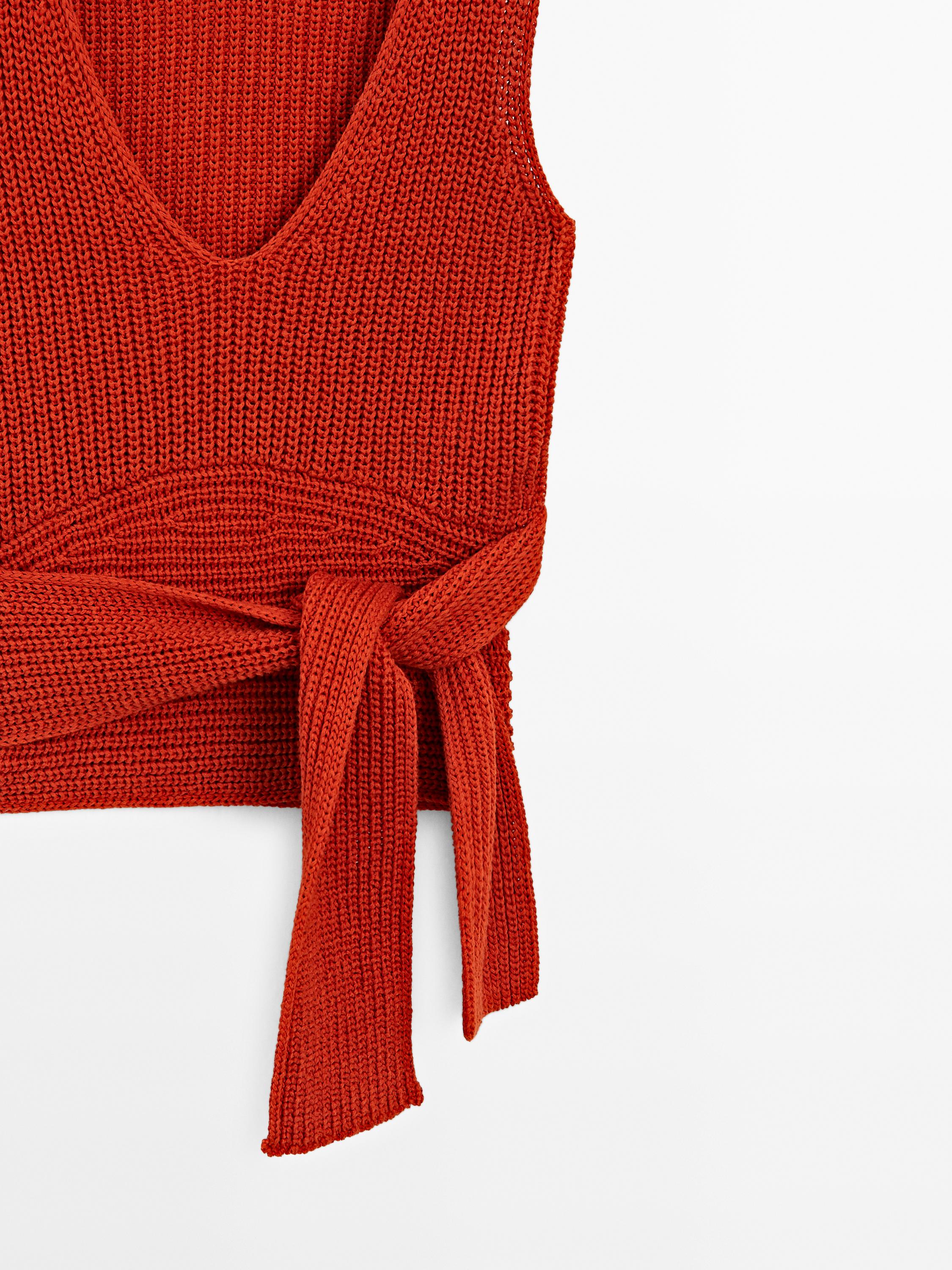 100% cotton top with tie detail